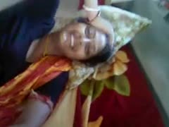 In her sari, a cute and attractive non-professional Indian girly posed on livecam.